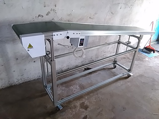 平斜升降輸送機